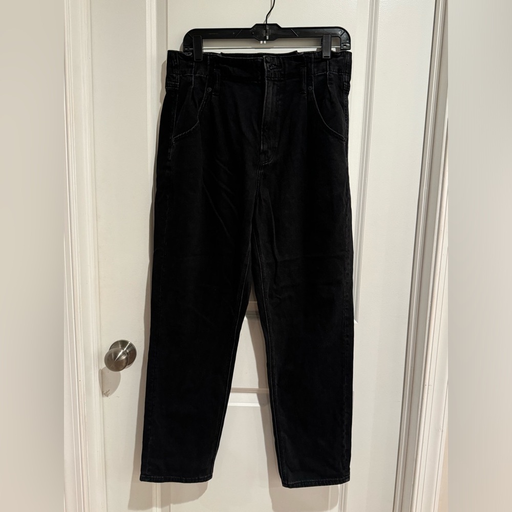 American Eagle - Black Mom Jeans Size 8 Regular